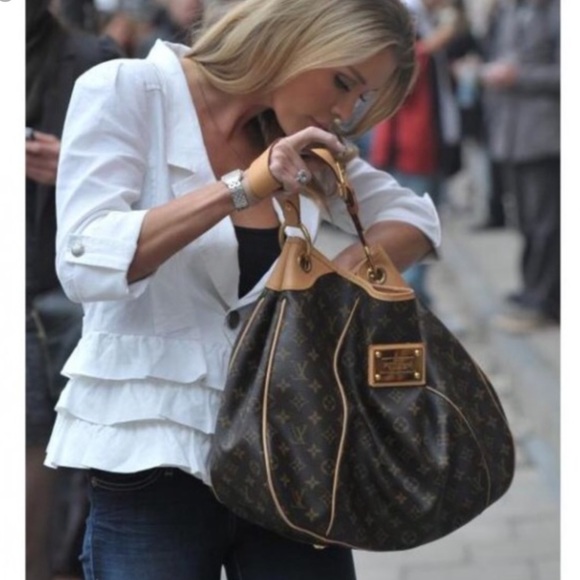 Louis Vuitton Handbags - Authentic Louis Vuitton galliera pm hobo